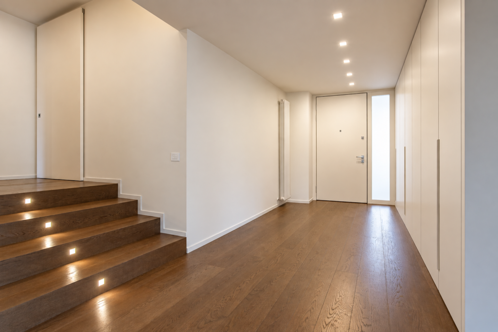 Ingresso casa moderna listoni rovere